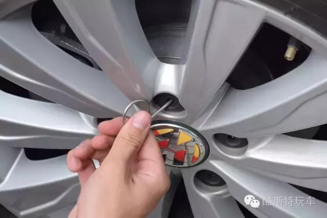 2018款速腾豪华版如何换备胎,23款速腾1.5t超越版备胎怎么换
