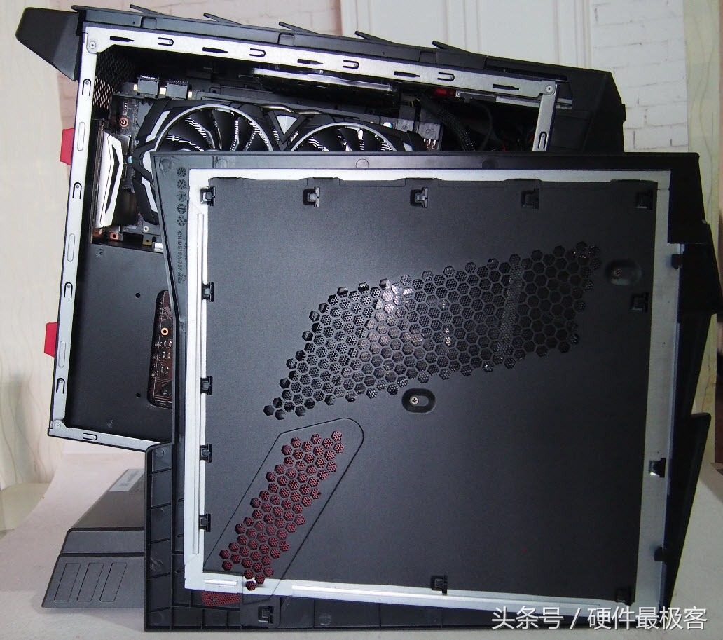 它确实是个大块头，玩游戏用它错不了！