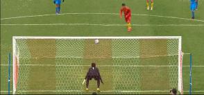 国奥2比1小胜马来西亚间接任意球,国足4-1新加坡门将精彩出击