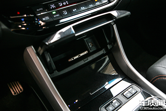 雅阁混动对比亚洲龙双擎试驾视频,雅阁2022款混动幻夜锐智版试驾