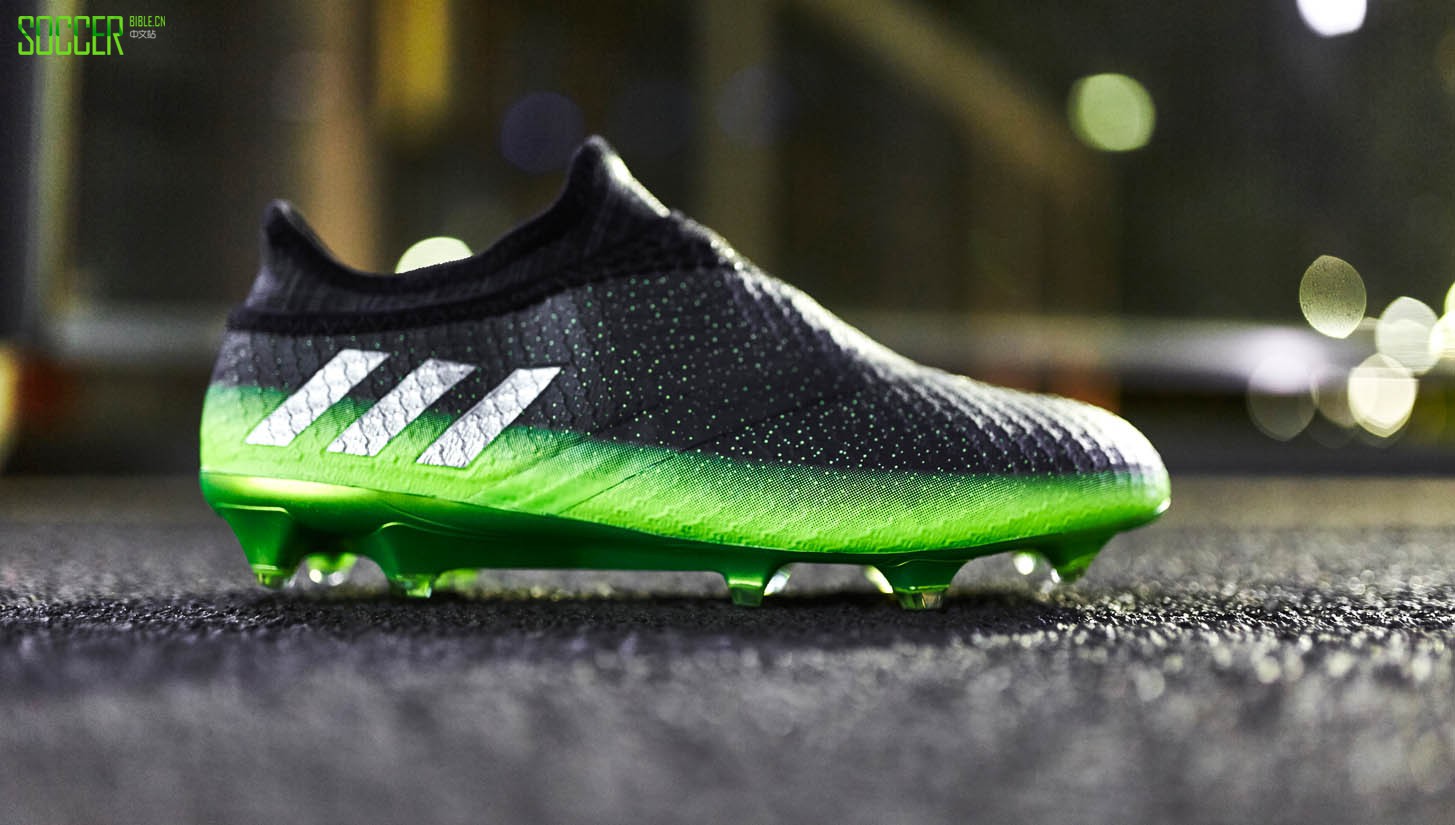近距离欣赏神之战靴Messi16+PureAgility星尘配色