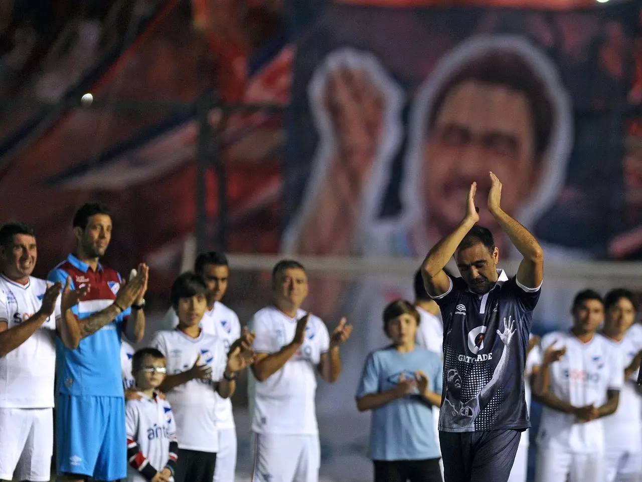 中拉体育交流,中国男孩雷科巴任意球