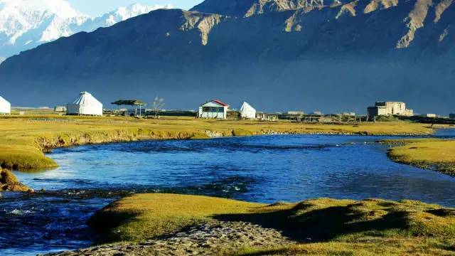 看头条后天就能从克拉玛依坐火车到喀什啦！