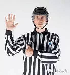 手势裁判,冰球比赛进球裁判手势