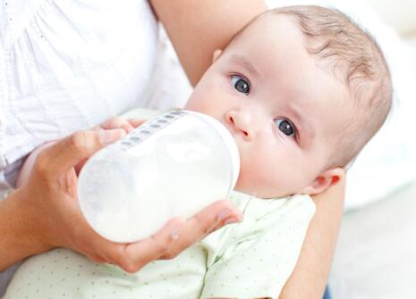 喝奶粉容易上火,喝奶粉上火可以少放奶粉吗
