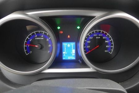 五菱宏光汽车挑战成功,五菱宏光和长安欧诺哪个更好