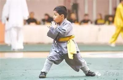 今日郑州2016年10月18日（农历丙申年九月十八星期二）