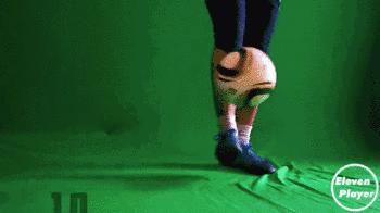 花式足球起球教学慢动作,马塞洛起球法足球教学