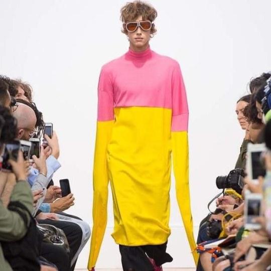 收缩自如！二次元萌物也爱“超长袖”