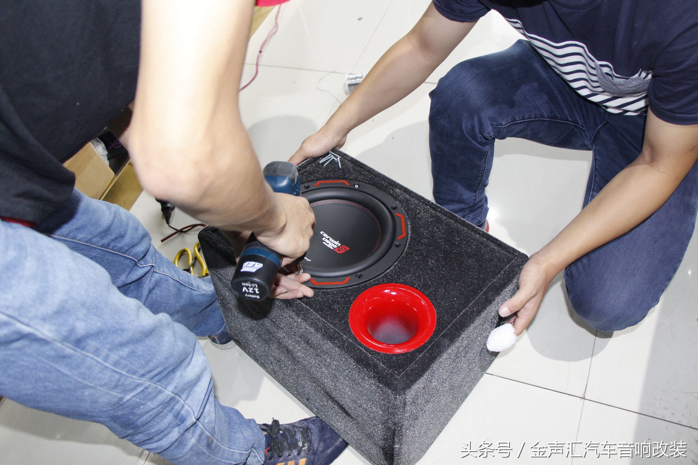 刚送走升级史云威格音响K5不久又来了一个锐志升级史云威格低音