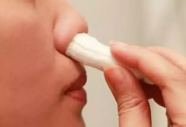 秋天鼻子流血怎么解决呢,鼻子流血不一定是坏事