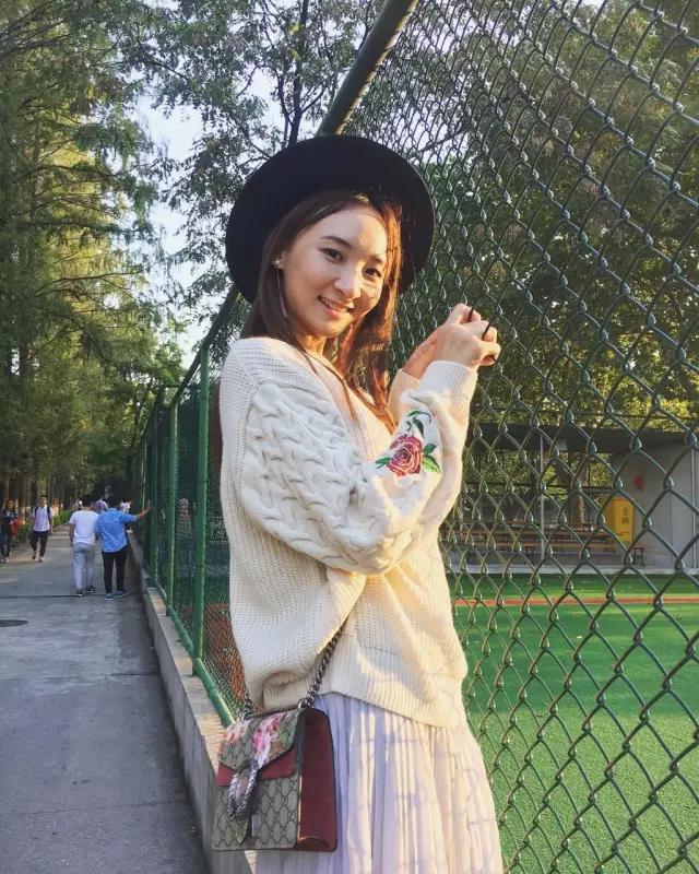 100元以下的毛衣,100多元的毛衣舒服不扎人好看的