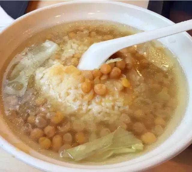 离开成都这多年，发现心念念的还是这碗4块钱的汤饭