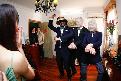 伴娘整蛊新郎的招数,婚礼小游戏整蛊新郎新婚夜