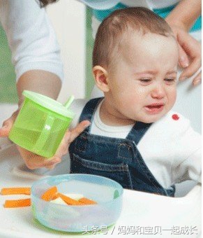 宝宝不吃药试试这个方法,孩子发烧不吃药妈妈一绝招就退热