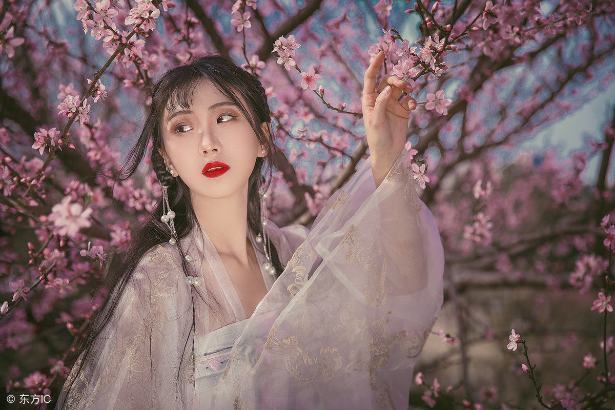 小说：太子妃寿宴，她应邀前往，却遇到了可爱的小公主