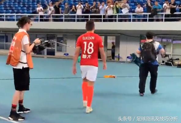 用湖人球衣要埃尔克森的签名?国内球迷文化堪忧!