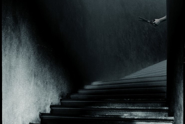 小说：男人说今天放她下山探亲，她早早起床，像打了鸡血一样兴奋