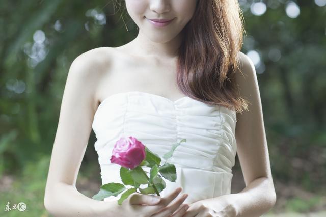 小说：在酒吧看球下注，竟然赢了一栋楼！