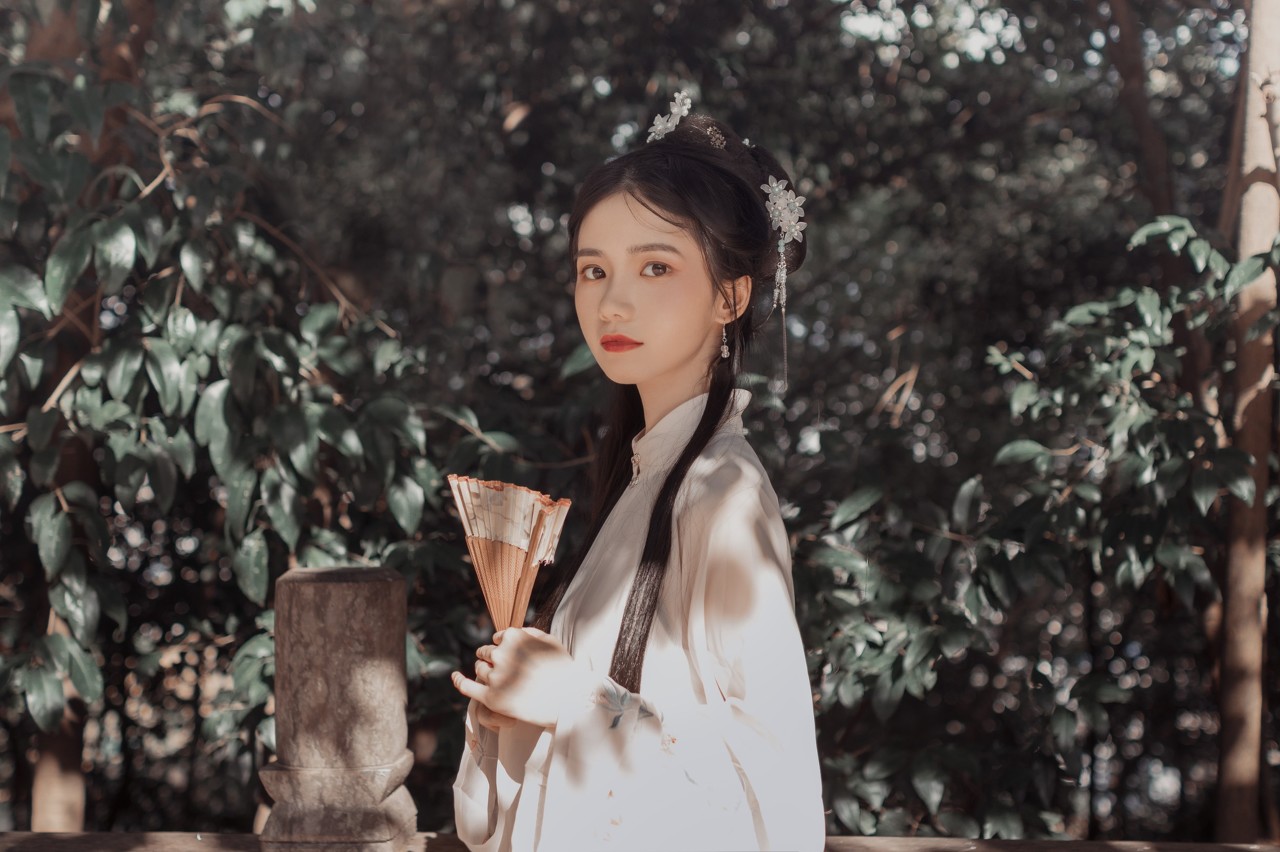 主人公是世子的小说,主角是世子的小说