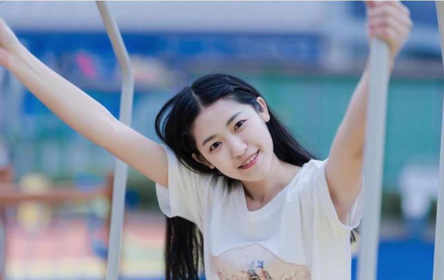 小说：白莲婊割腕博同情，被男主的妈妈一眼看穿，绝不让儿子娶她