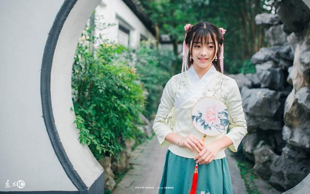 现代吃货女孩穿越到古代小说,现代女吃货穿越到古代