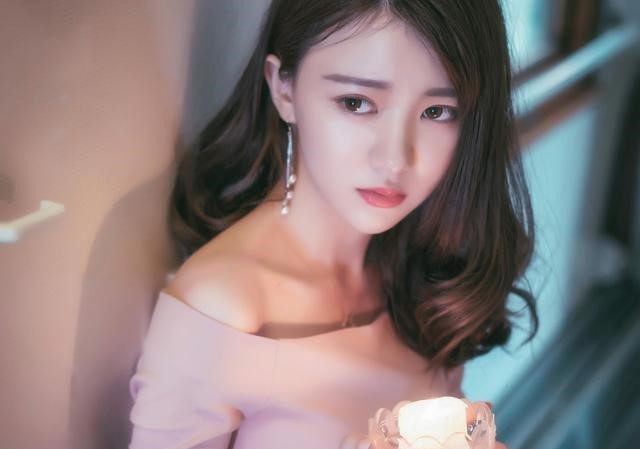 被初恋抛弃二十七年后又重逢,小说被青梅竹马抛弃后她后悔了