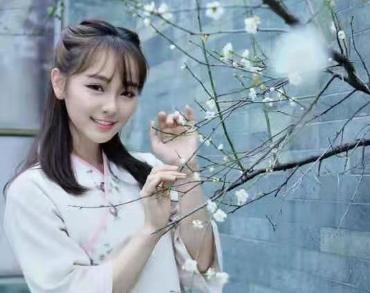 穿越古代蹴鞠小说,女魂穿男身做皇帝的小说