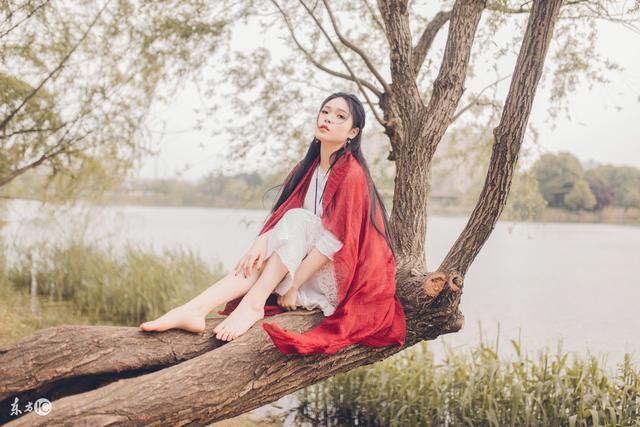 穿越到过去拯救自己老婆小说,小说穿越30年前多了个绝美老婆