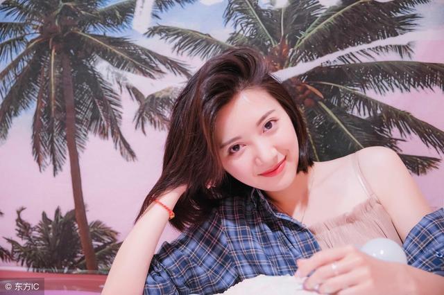 小说：街边女人被打，美女好心出手阻止，谁料对方竟不领情还打她