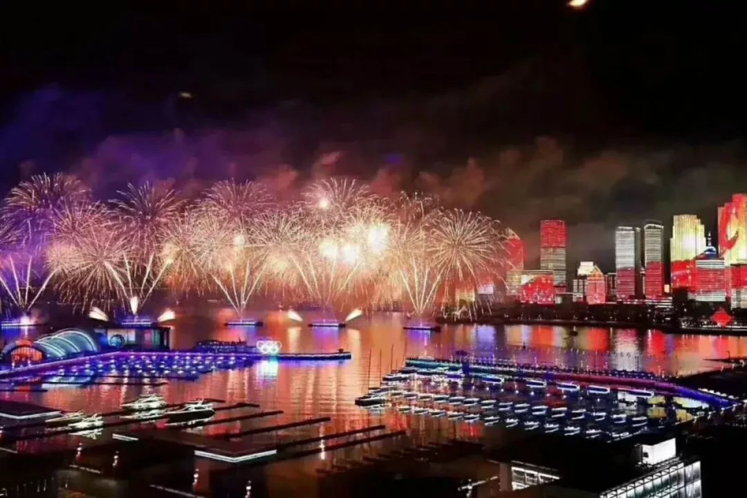 青岛港口与城市发展的关系,青岛和大连哪个港口大