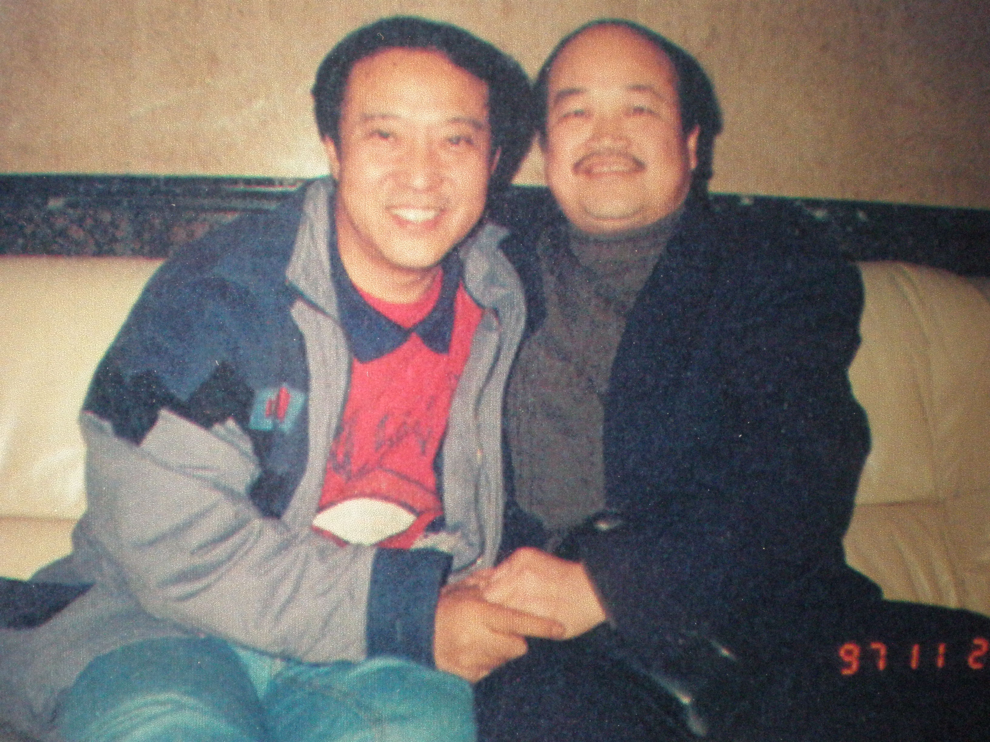 牛群辞官现场,牛群卸任县长后和冯巩合作过没有