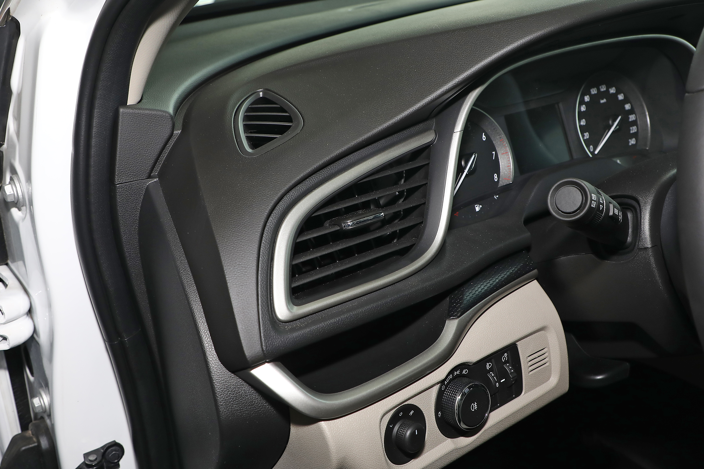 2018款英朗空调压缩机坏了,英朗压缩机坏了什么原因导致