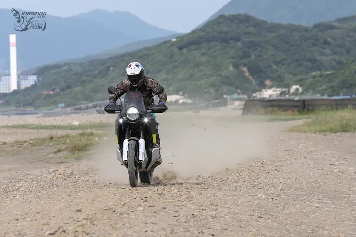 HusqvanraNorden901全面评测，电控满配的北欧旅行家