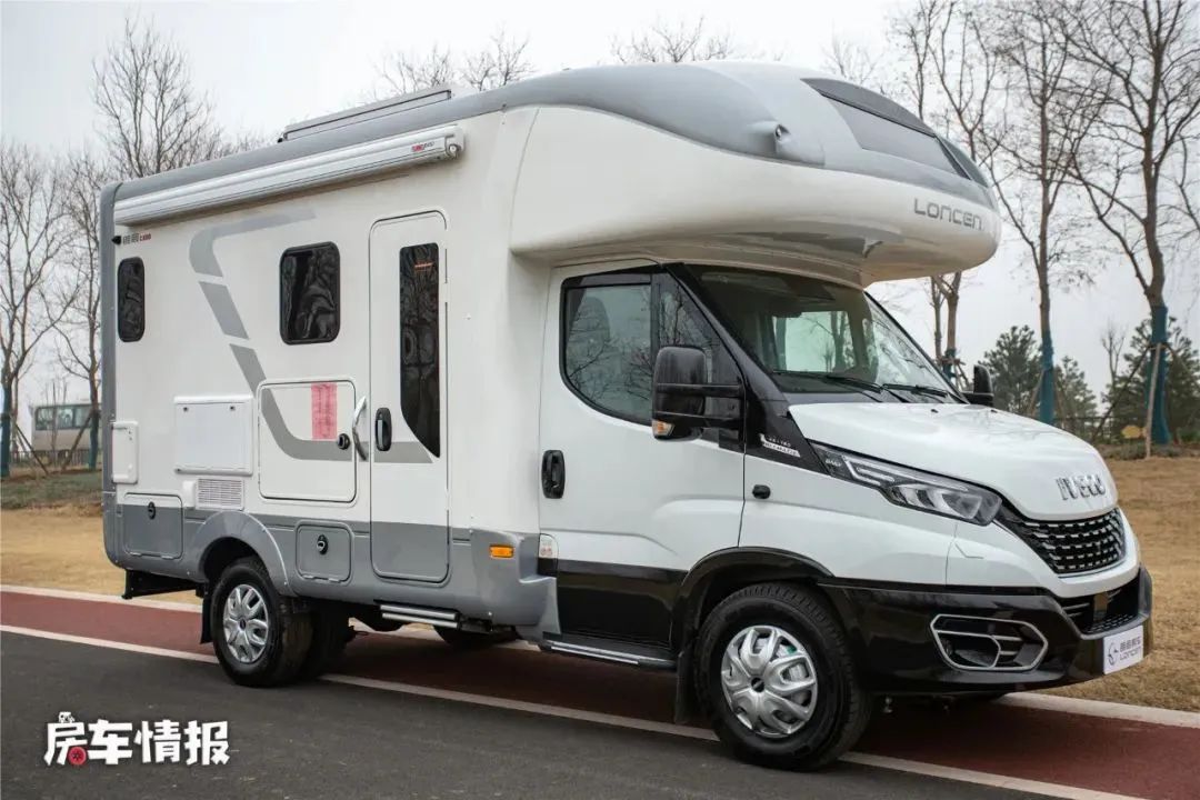 不用充电也能开空调的房车,三款大电量房车全家住着都凉爽
