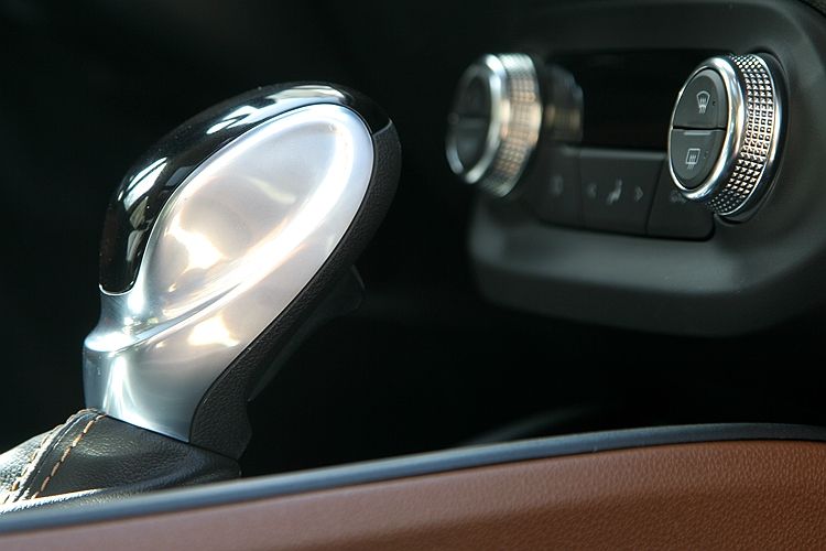 别克威朗2022款1.5tsuv,试驾威朗点评优缺点