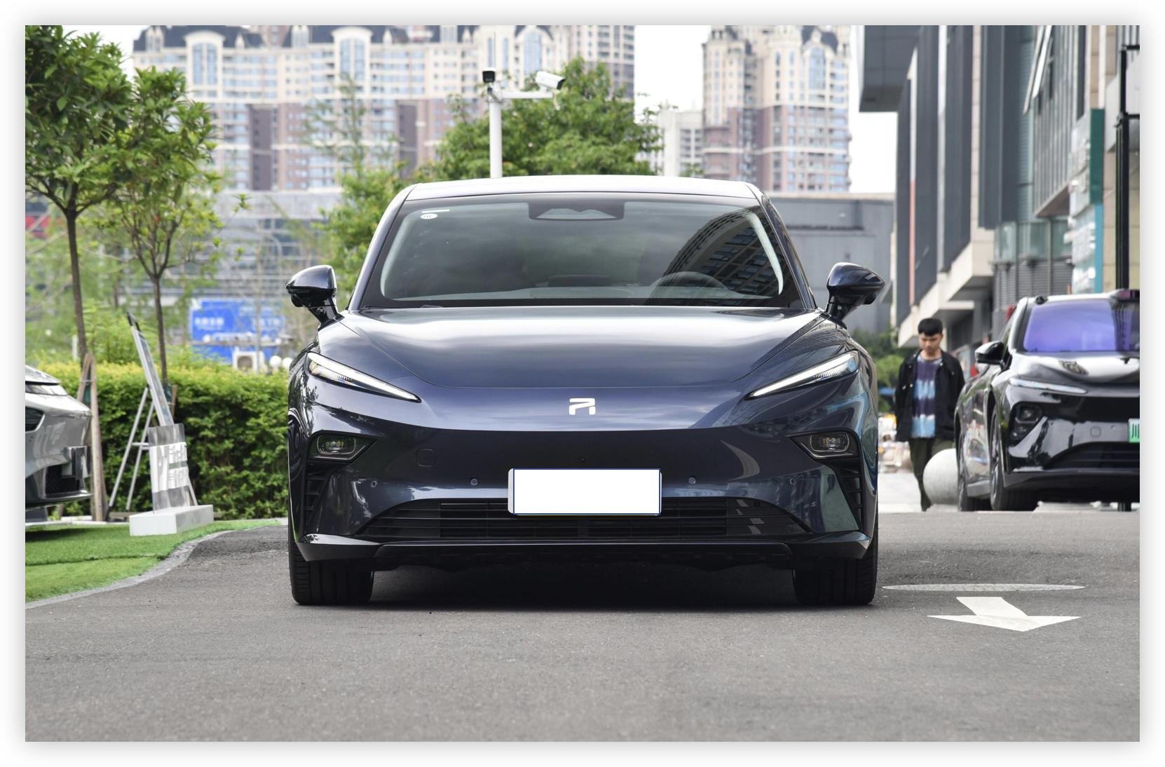 轴距3米纯电,轴距3.7米