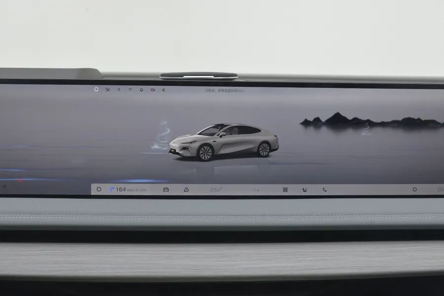 吉利银河e8半辐式方向盘怎么选,吉利银河e8龙腾版和汉ev