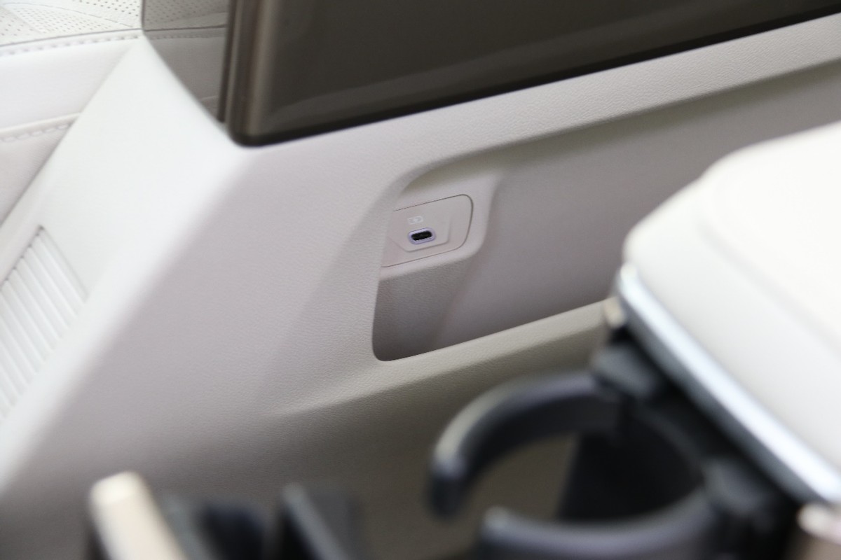 探店2022款上汽大众新威然,上汽大众新威然2022最高配置