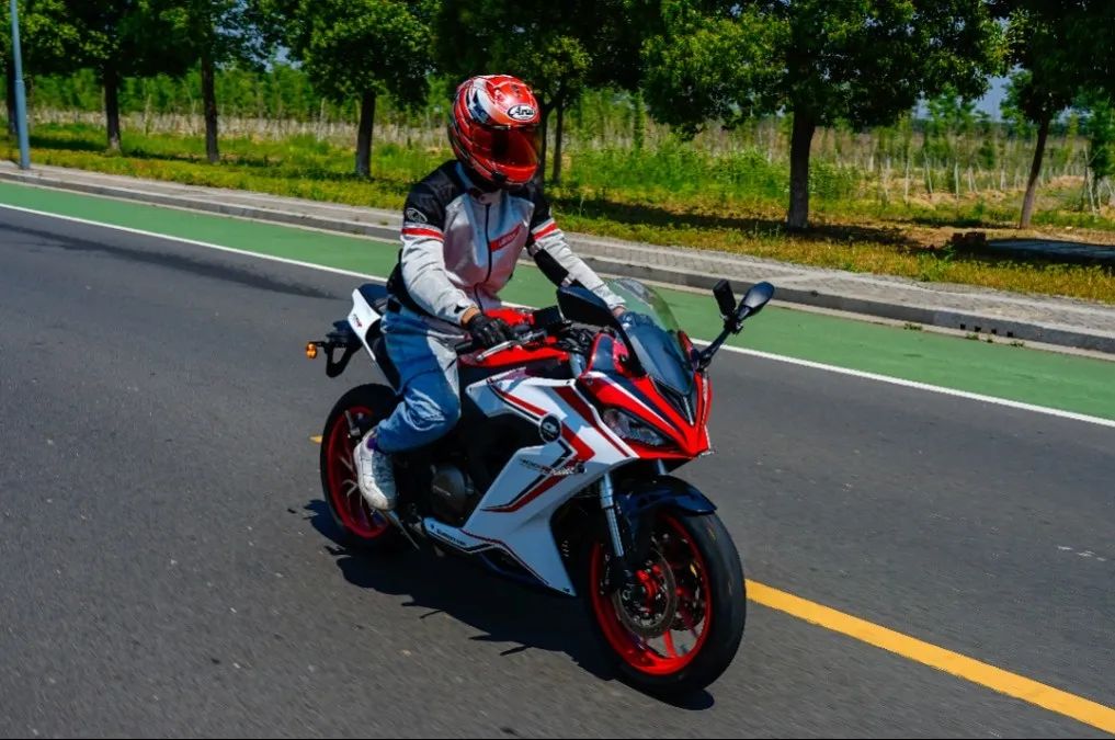 推荐中排仿赛,赛400值得入手吗骑行感受