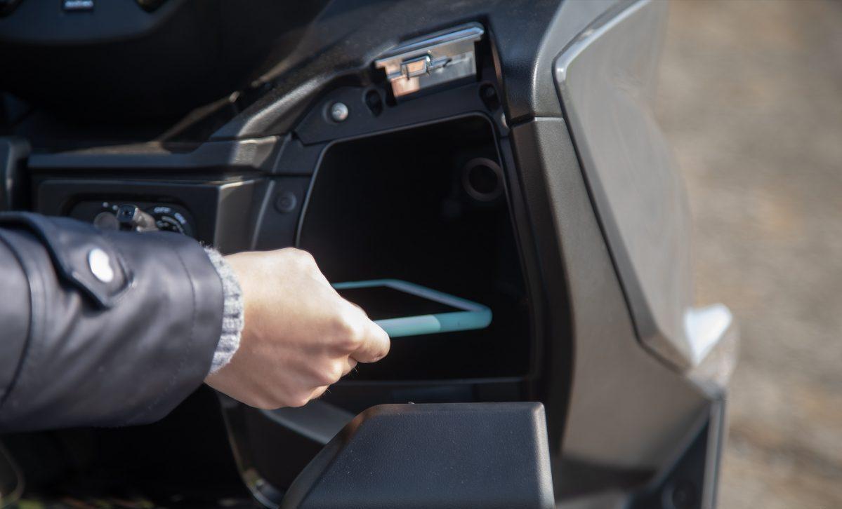 2020款铃木踏板车burgman400,铃木汉堡人踏板车全系列