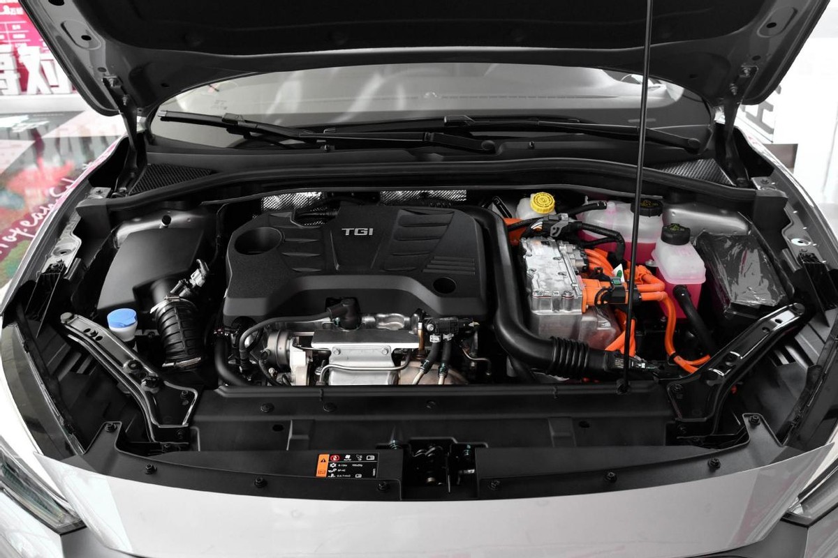 新款名爵6新能源最高续航,名爵6pro自动trophy豪华版