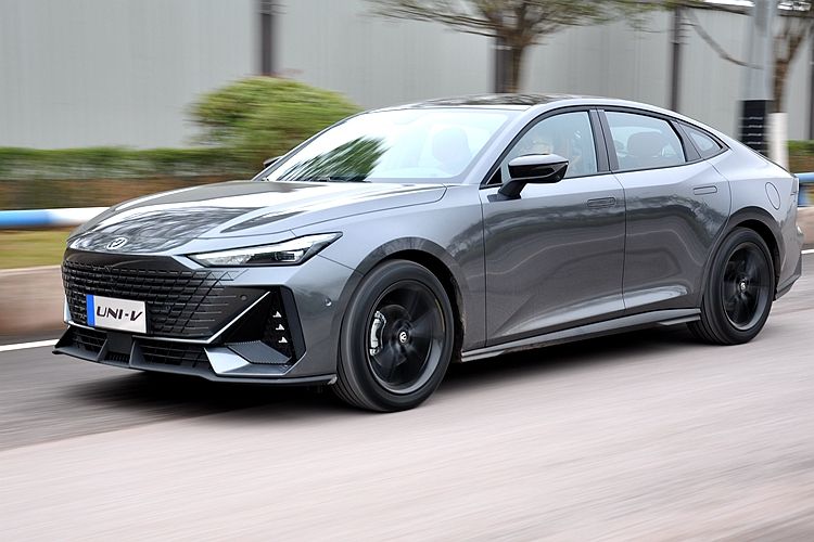 23款领速版长安uni-v测评,新一代长安uni-v正式到店