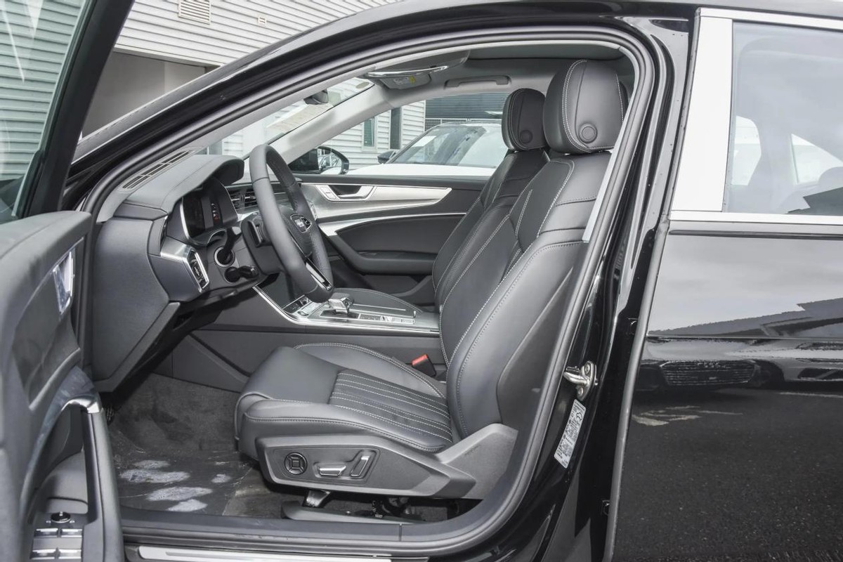 奥迪a6l和沃尔沃s90哪个隔音好,沃尔沃s90对比a6l品质哪个更稳定