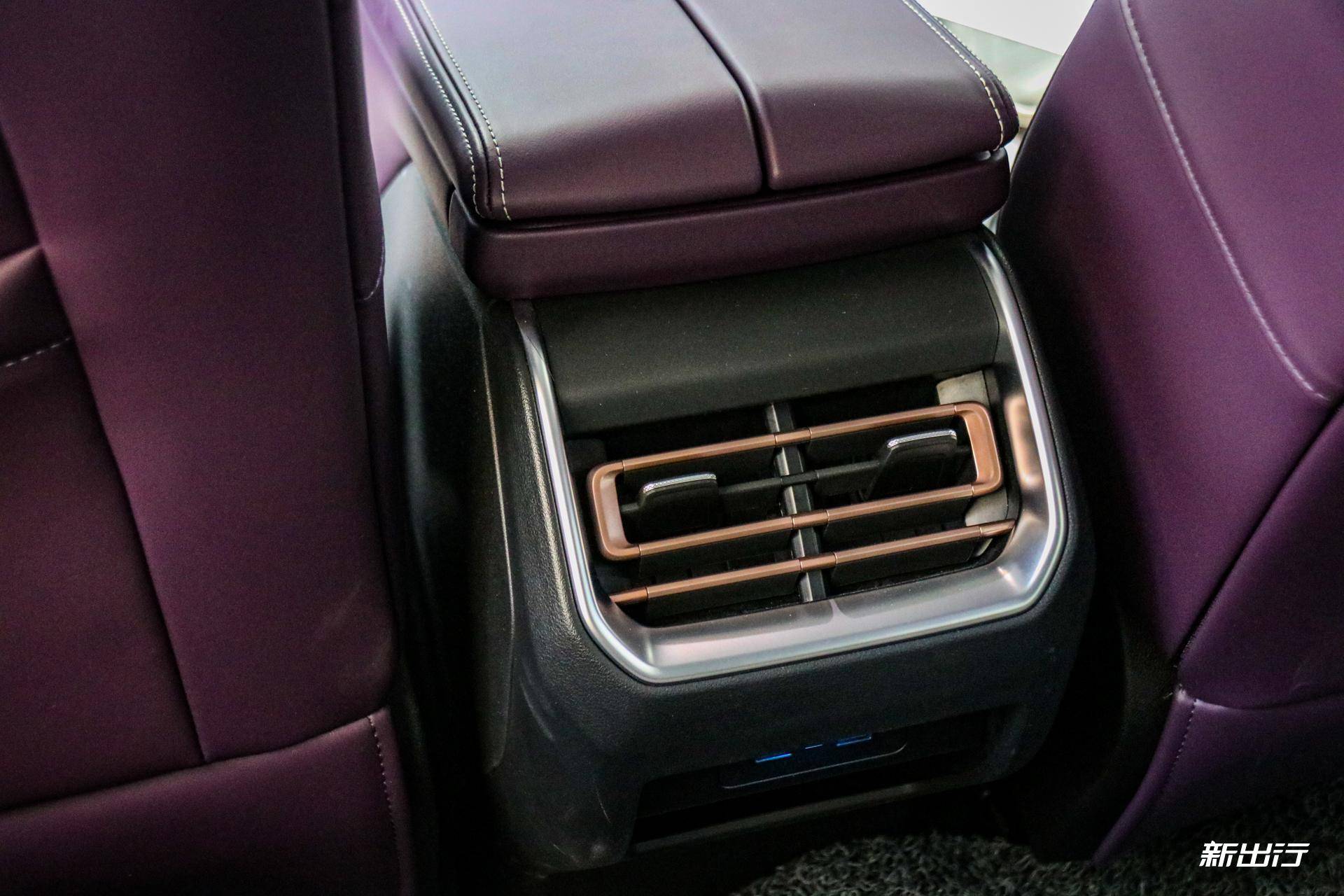 wey拿铁油电混动,wey拿铁混动版