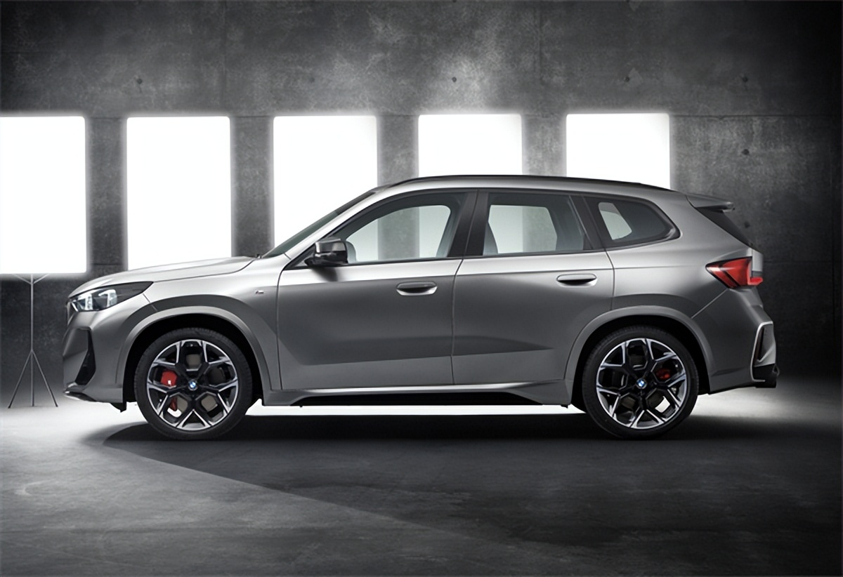 宝马x12024新款三缸驾驶感受,宝马新款x1m35i有望国内上市