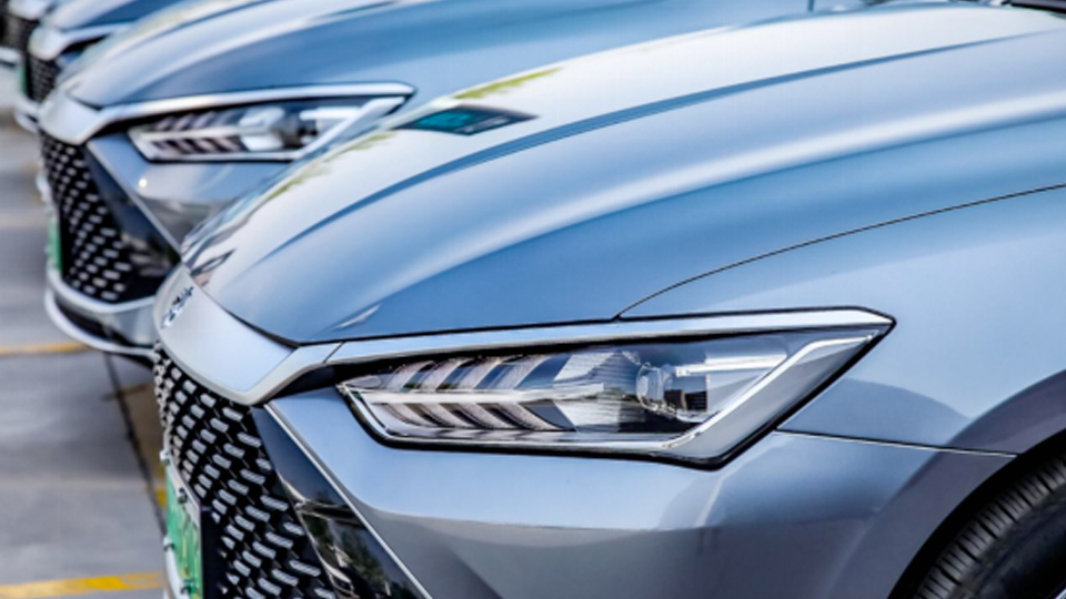 特斯拉更换电池会越来越便宜吗,特斯拉电动车多久换电池费用多少