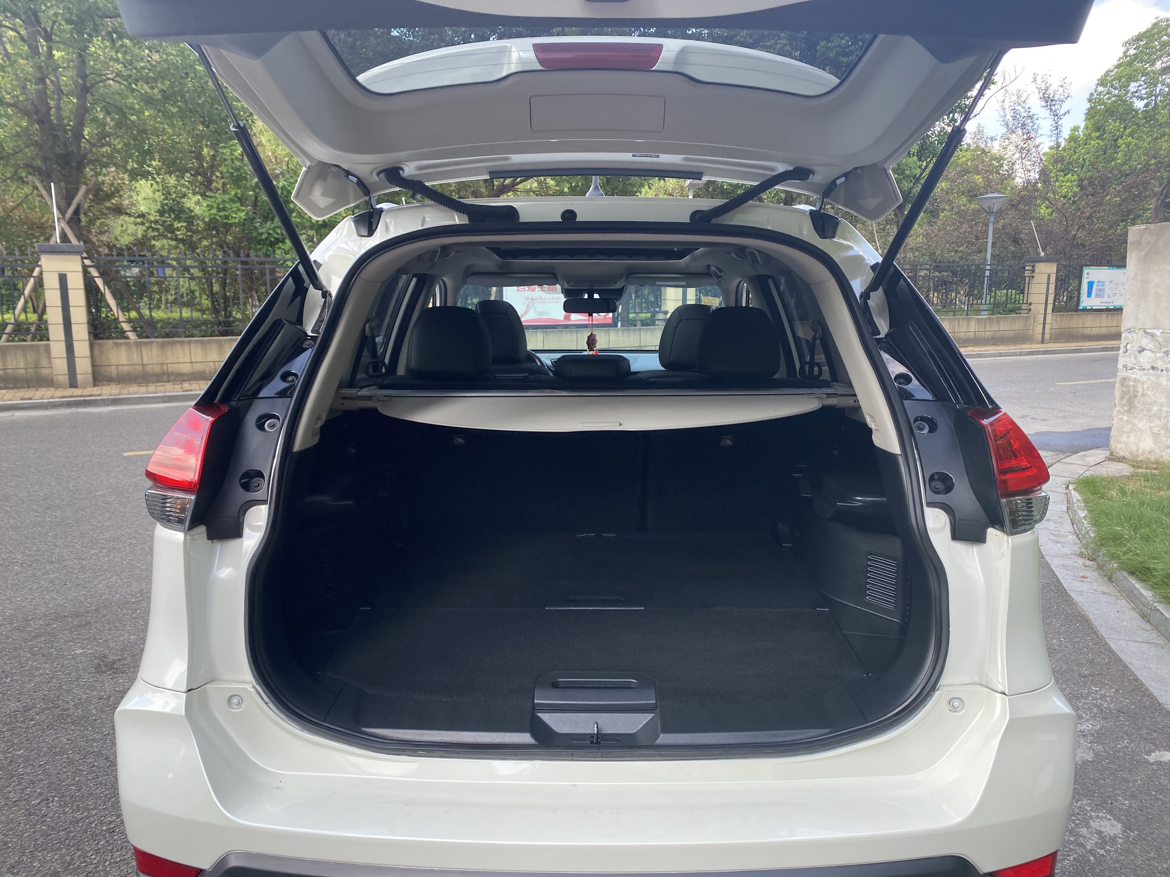 丰田suv和日产奇骏对比车型,日产suv全部车型及报价奇骏