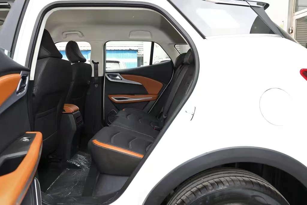 众泰新款t300l上市售价5.98万元 (售5.98万元新款众泰t300l车型上市)