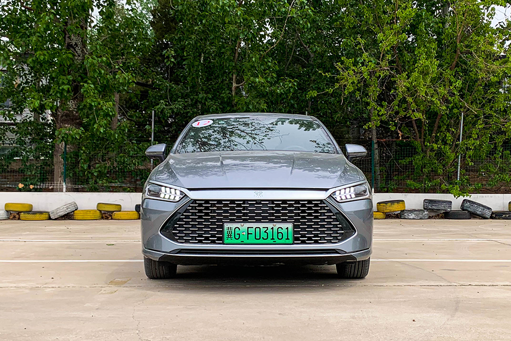 油电混合比亚迪秦plus价格,油电混动同价汽车